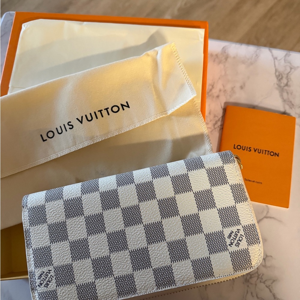 Louis Vuitton Damier Azur Wallet in Gray and White